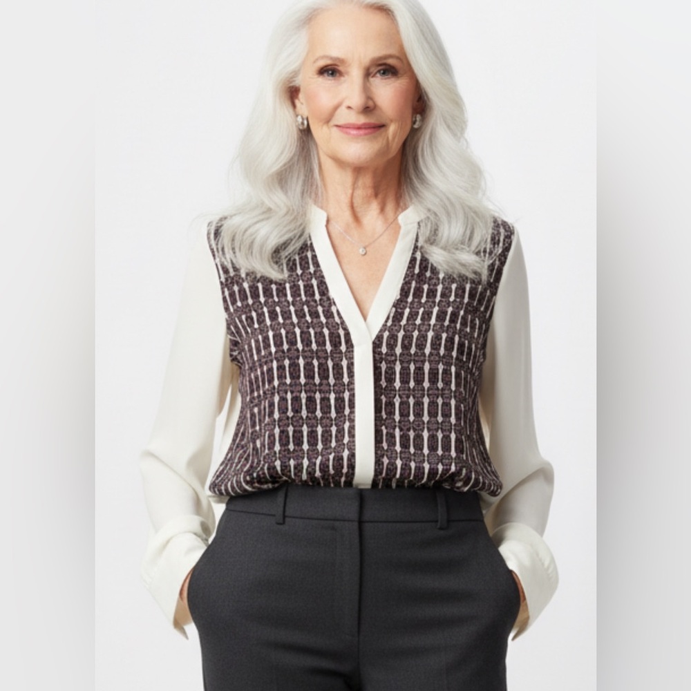 Chic Blouse - Picture 4 of 9